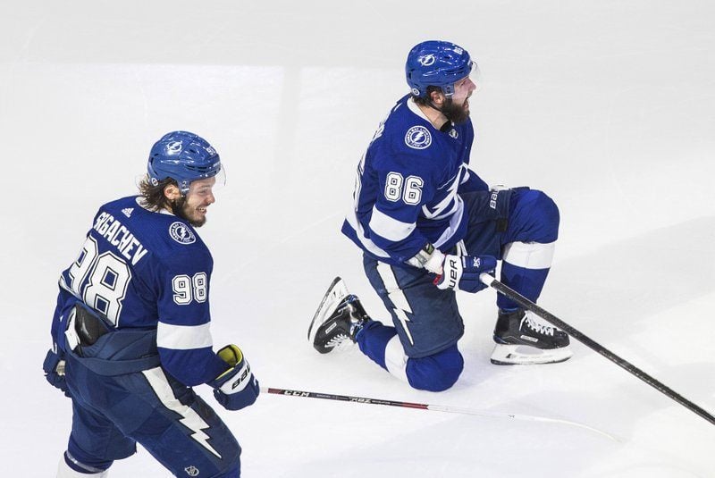 Veteran Lightning Favored to Win Stanley Cup, Rested Stars Await Them in Final