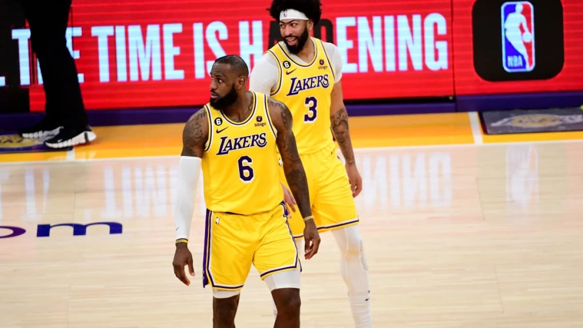 Los Angeles Lakers on a Tight Western Conference Playoff Bubble