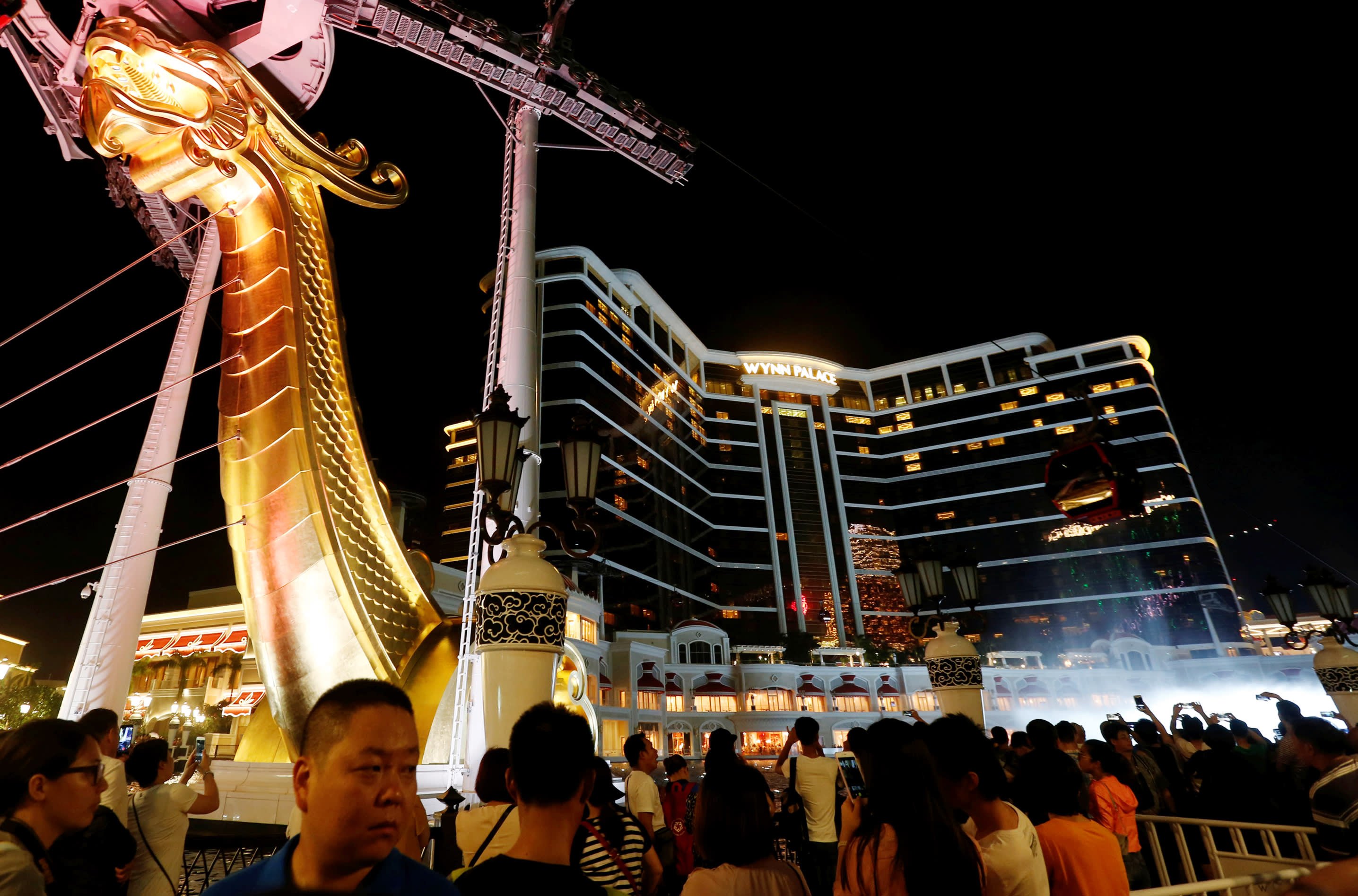 Macau Casinos Report Slowest Month Since 2016, Golden Week Holiday Comes at Perfect Time