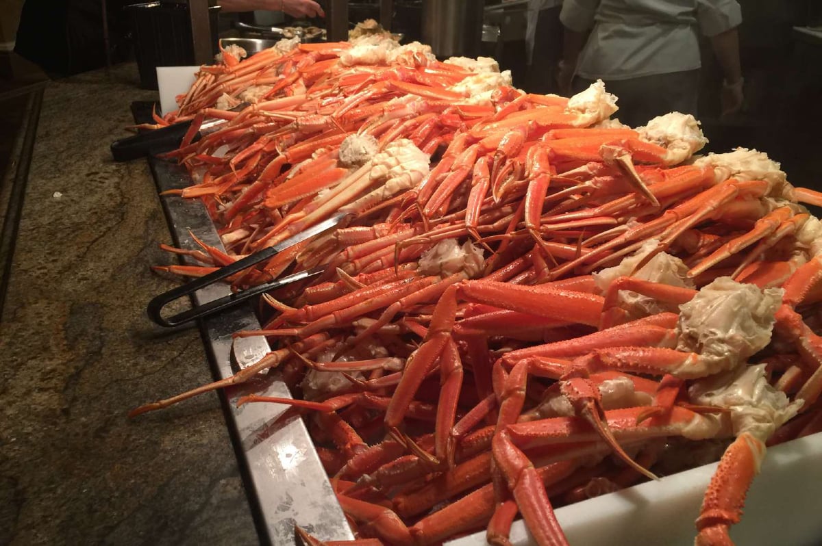 Crab Legs Shortage at Gulf Coast Casinos Leaves Guests Crabby