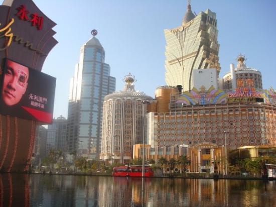 IRS Steps Up Investigation of Macau Casinos