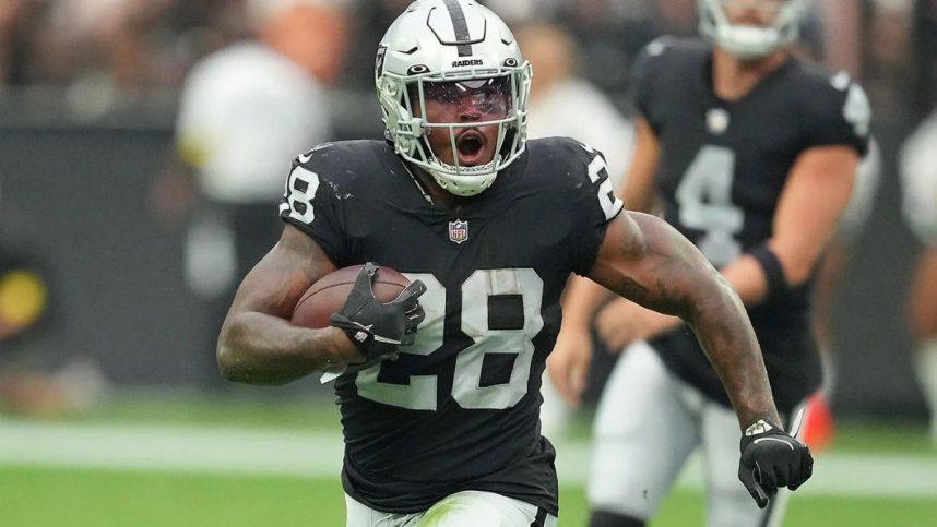 Raiders RB Josh Jacobs to Hold Out in Contract Dispute