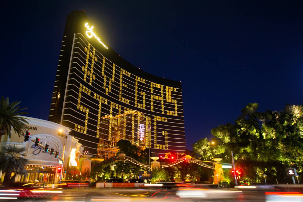 Las Vegas Sands, Wynn Lure Retail Traders as Stocks Slump