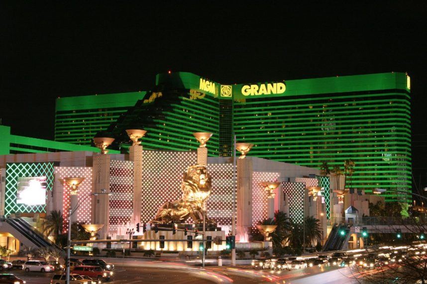 MGM Resorts Charges $15 Extra Per Night to Book Vegas Rooms Via Humans