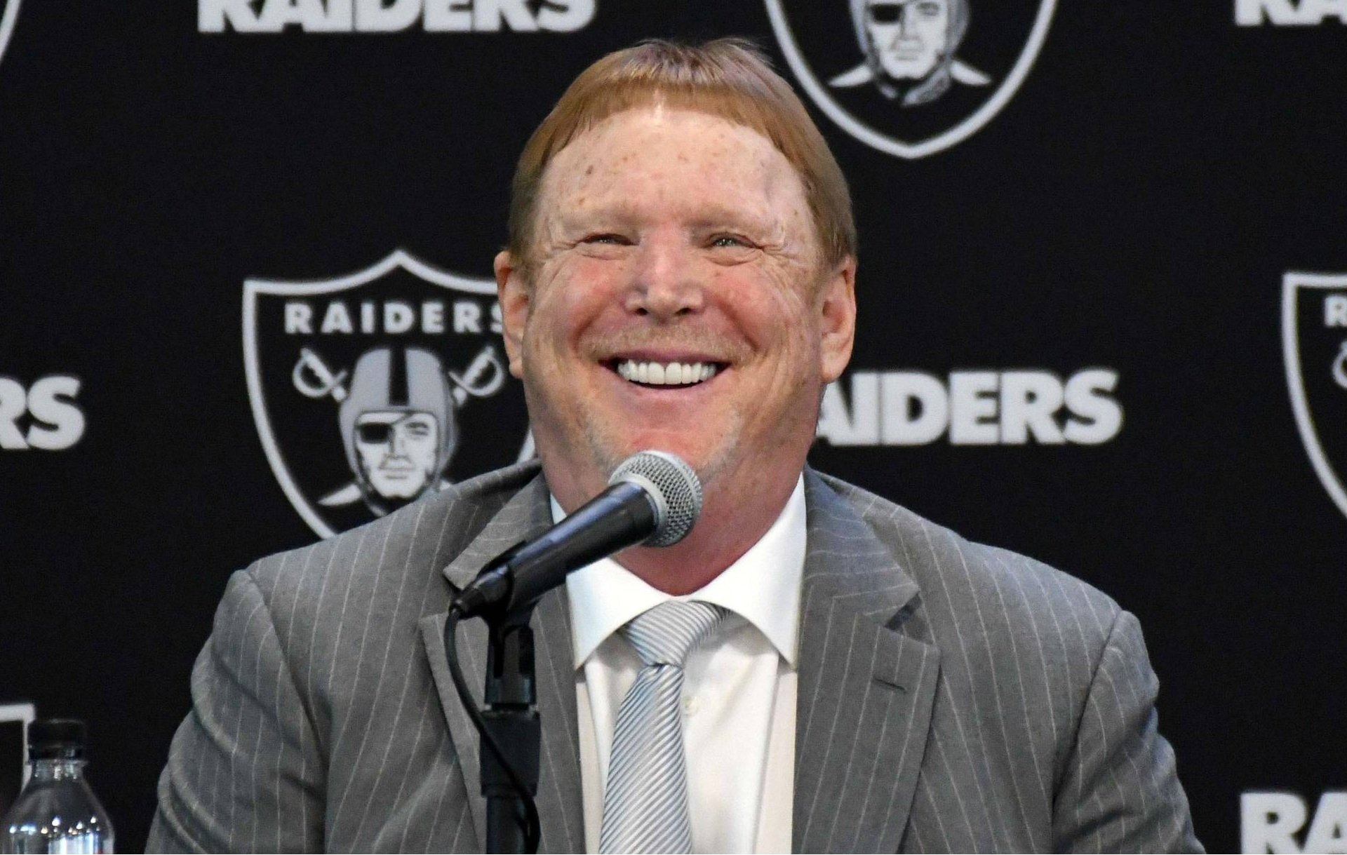 Oakland Raiders Relocation to Las Vegas Increases NFL Franchise Value by Nearly $1B