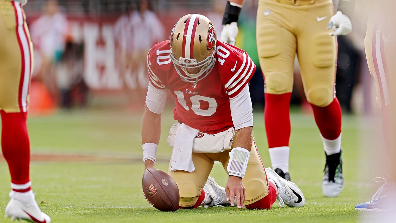 San Francisco 49ers QB Jimmy Garoppolo Out for Season with Fractured Foot