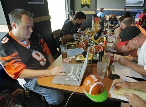 Daily Fantasy Sports Sites Keep Eye on Gambling Rules