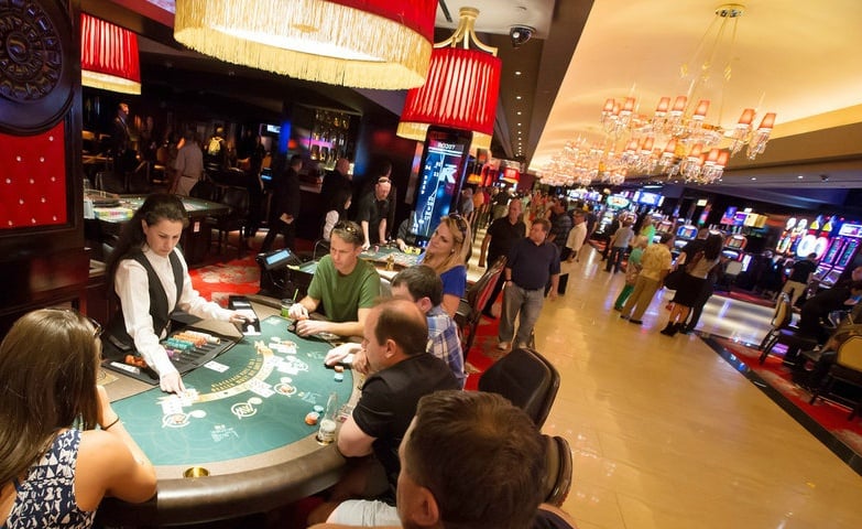 Cromwell Las Vegas Trying to Entice Downtown Crowd With Lower Table Minimums, New Sportsbook