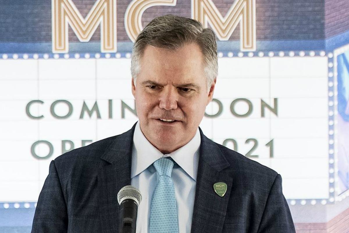 Outgoing MGM Resorts CEO Jim Murren Named to Overpaid Executives List, Salary 355x Average Worker