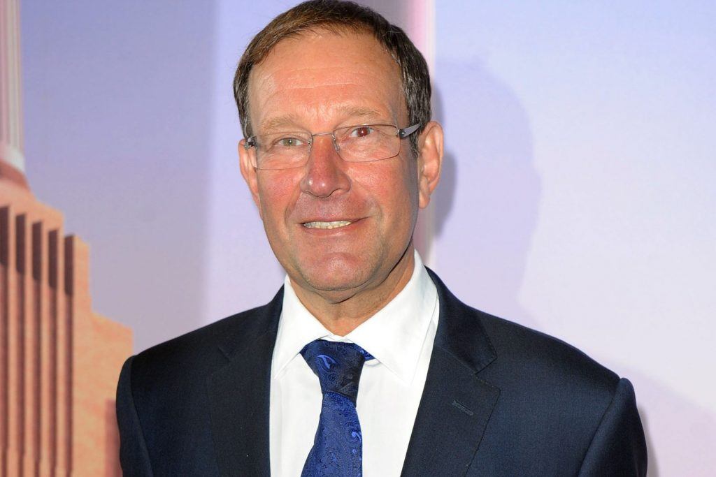 Richard Desmond Plans to Bid for UK National Lottery