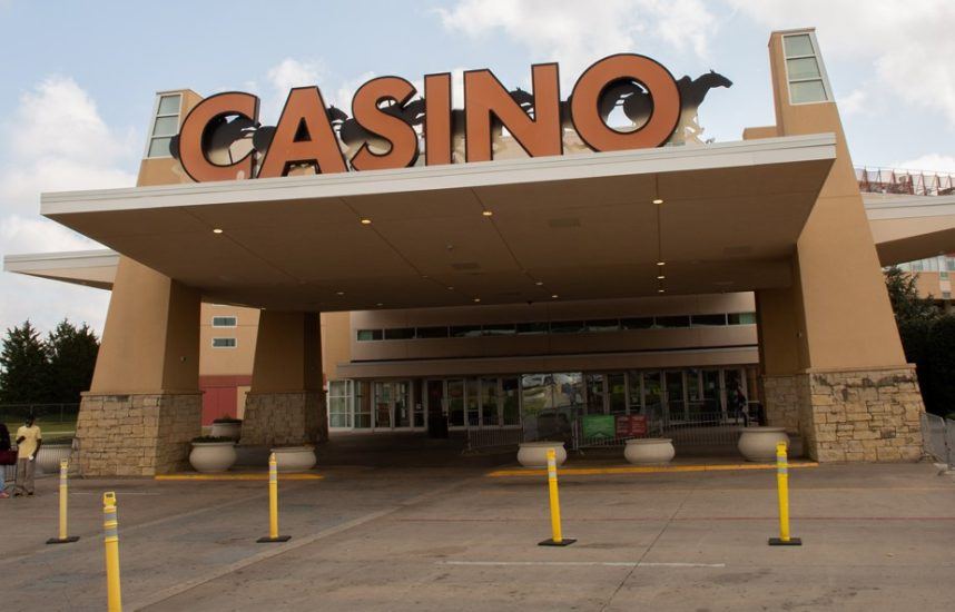 Casino Crime Roundup: Oklahoma Casino Winner Robbed, Scared By Snake