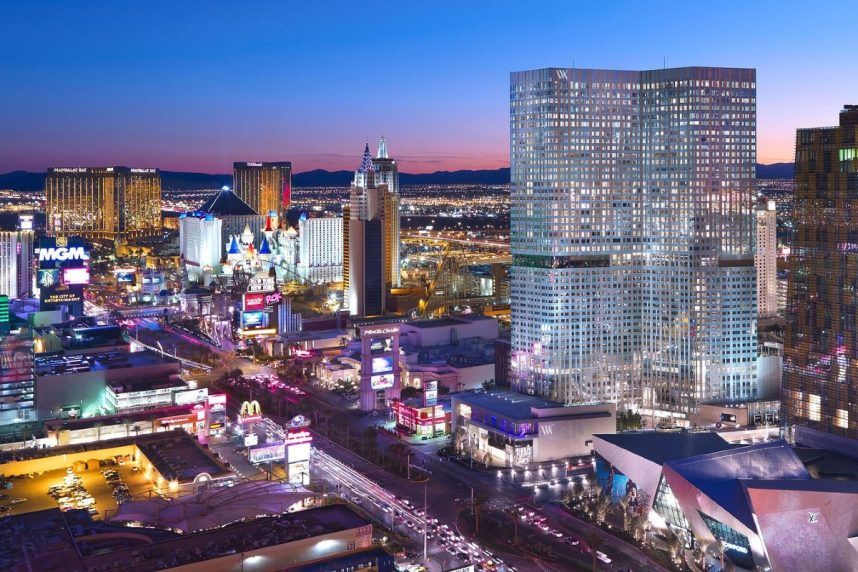 Las Vegas Casinos Could Be Pinched by Consumer Lethargy, Analyst Says