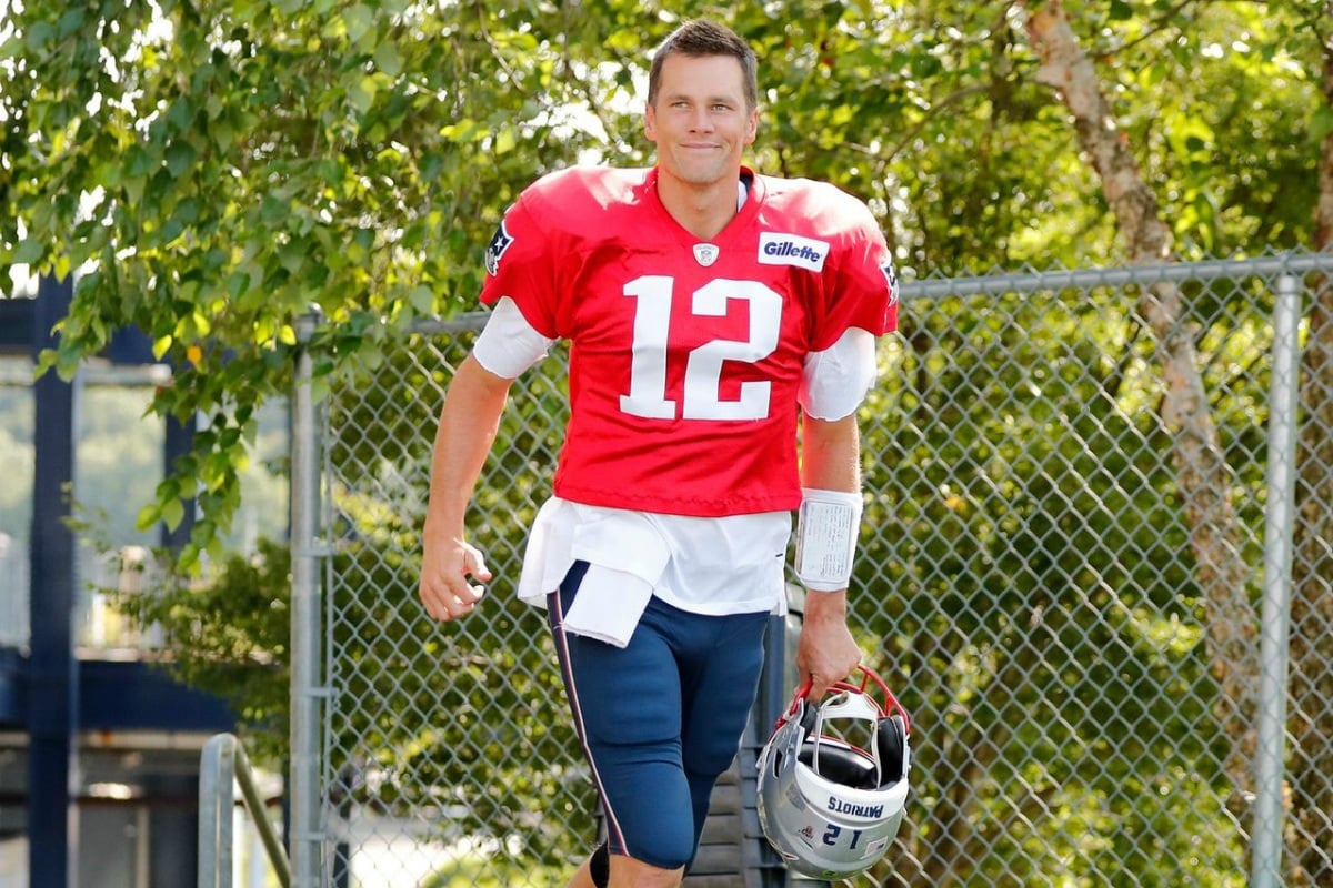 New England Patriots Extend Tom Brady Contract as Super Bowl Favorites Seek to Continue Dynasty