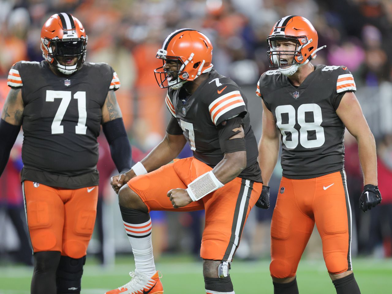 ‘Thursday Night Football’ Doesn’t Disappoint, as Browns, Steelers Deliver